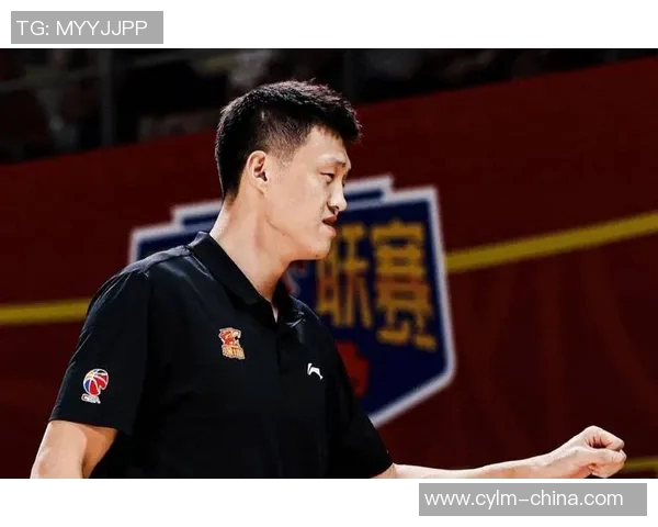 周鹏:从篮球场上的拼搏者到生活中的坚韧榜样,见证梦想与努力的交汇点 周鹏:从篮球场上的拼搏者到生活中的坚韧榜样,见证梦想与努力的交汇点