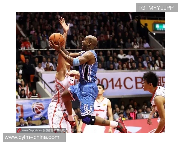 易建联：从篮球场上的传奇到中国体育的骄傲，见证时代的变迁与梦想的追逐