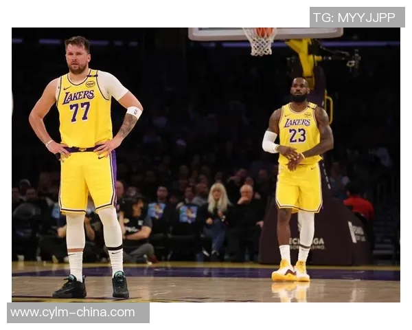 激情对决直播老鹰与湖人巅峰对抗赛精彩瞬间回顾与分析