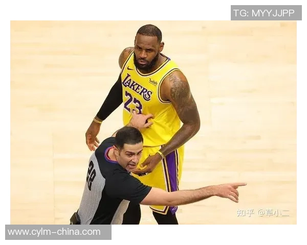 雷霆与奇才激战正酣11月3日精彩对决引发球迷热议 雷霆与奇才激战正酣11月3日精彩对决引发球迷热议