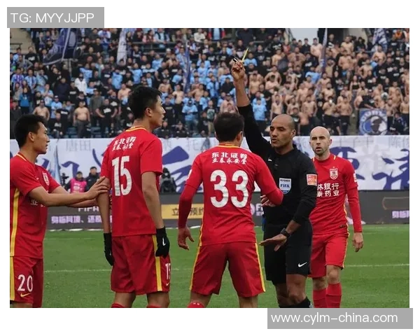 大连一方迎战亚泰争夺积分大战球迷期待精彩对决与激情时刻